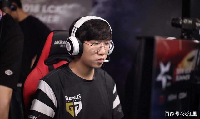 台上获得更 台上获得更